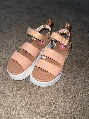 HeyDude Delray Buckle Classic in Tan